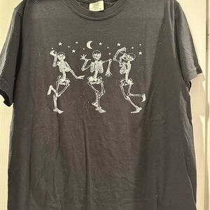 Black comfort colors T-Shirt with Dancing Skeletons-M